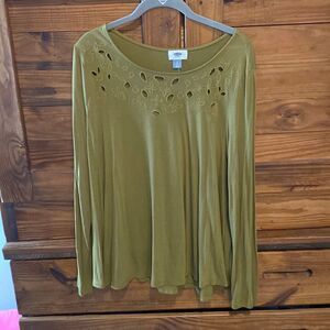Old Navy swing cutout neckline top size L